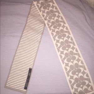 Authentic Coach Wool Scarf 💜